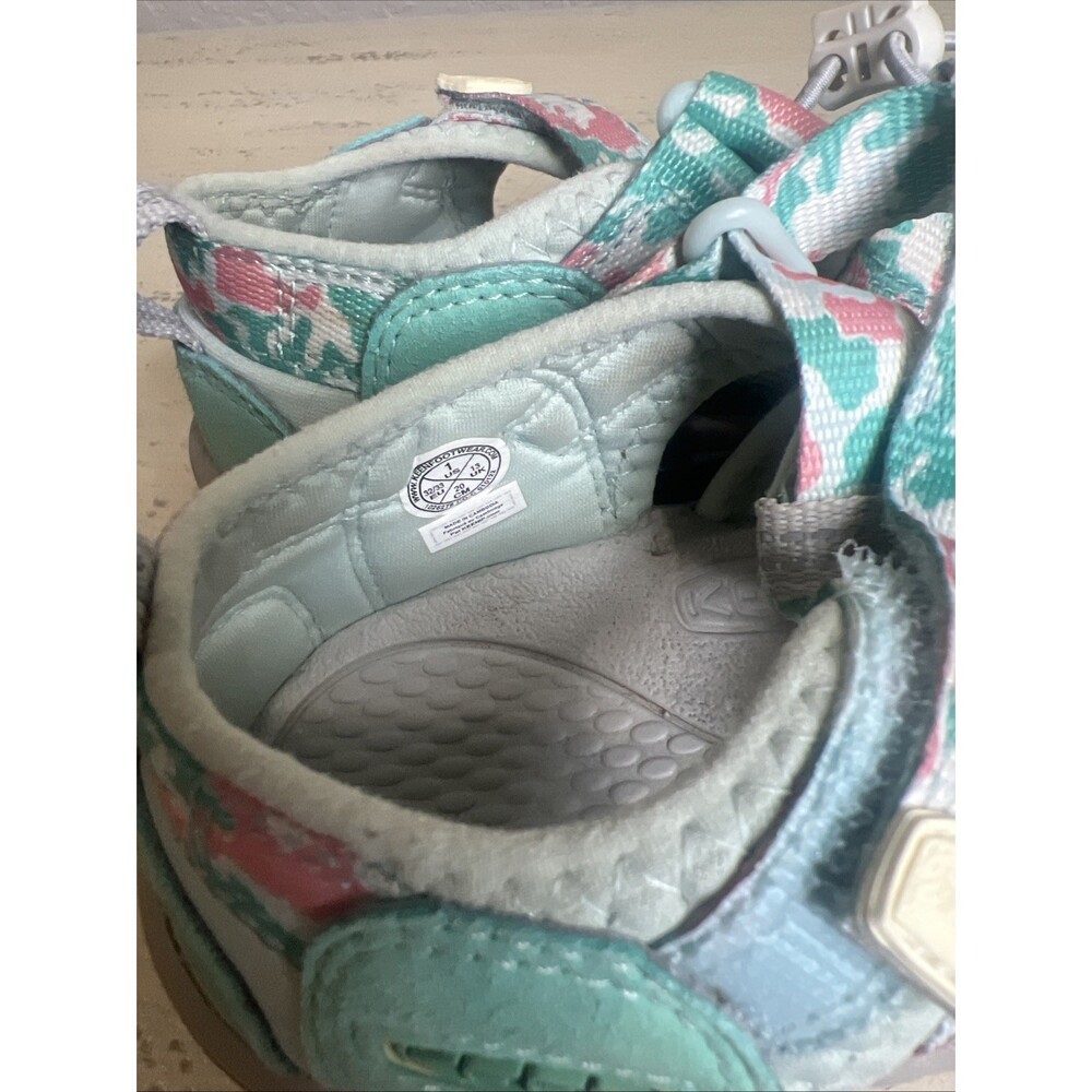 KEEN Newport H2 1026276 Camo/Pink Icing Sandal Shoes Girls Kid's Size 1 - Picture 6 of 13